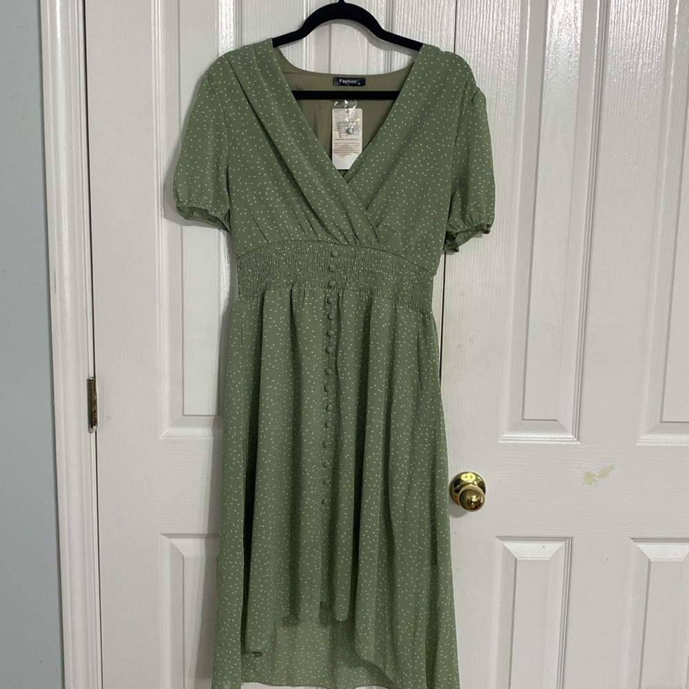 Women’s floral v-neck midi dress